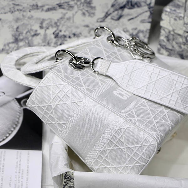 バイラ 付録 ディオール！中村アンさん愛用のMEDIUM LADY D-LITE BAG★ M0565PREY品質保証