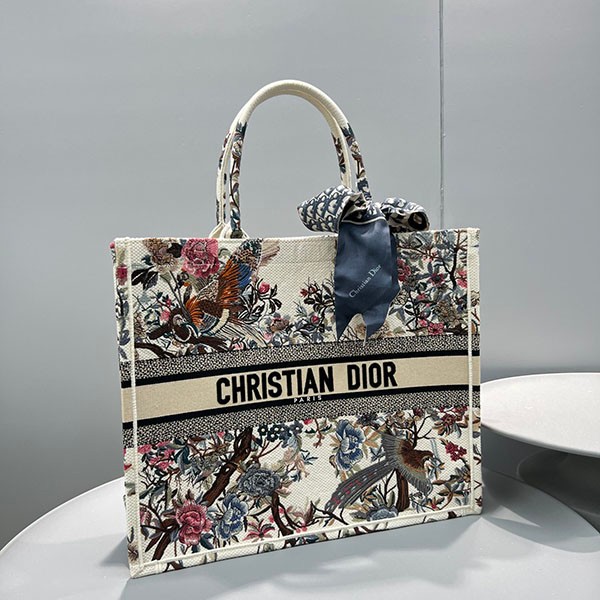 可愛いディオール BOOK TOTE コピー ジャルダン ディヴェール 花柄 刺繍 M1286ZRWDM941激安送料無料