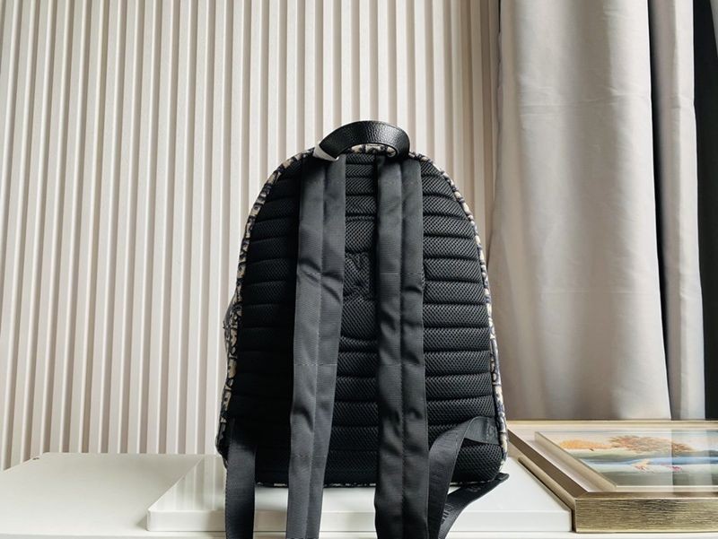 ディオール 20/21AW新作 オブリーク TRAVEL バックパックコピー M6104STZQ_M928 M6104STZQ_M928高い品質