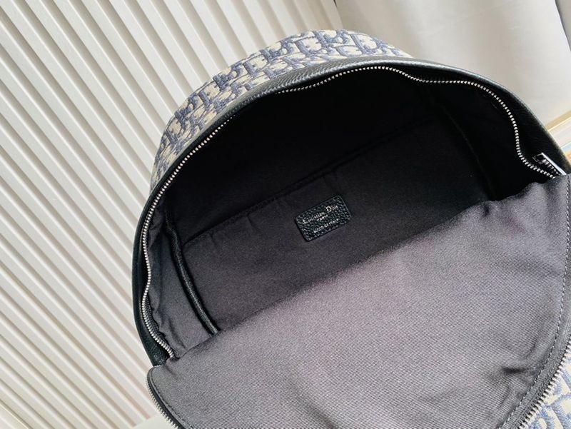 ディオール 20/21AW新作 オブリーク TRAVEL バックパックコピー M6104STZQ_M928 M6104STZQ_M928品質保証