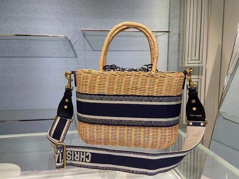 新木優子さん愛用！ディオール 2021Cruiseコレクション ディオール WICKERかごバッグ コピー M7601CMVO_M918激安送料無料