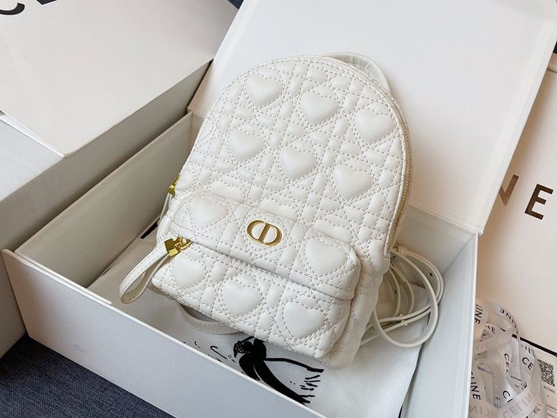 21年春夏 ディオールBACKPACK カナージュ ミニバッグ偽物 M9222UNGH_M030