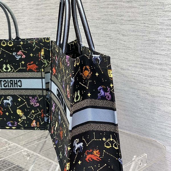 最安値挑戦ディオール BOOK TOTE コピー ジャルダン ディヴェール 花柄 刺繍 dee35400激安送料無料