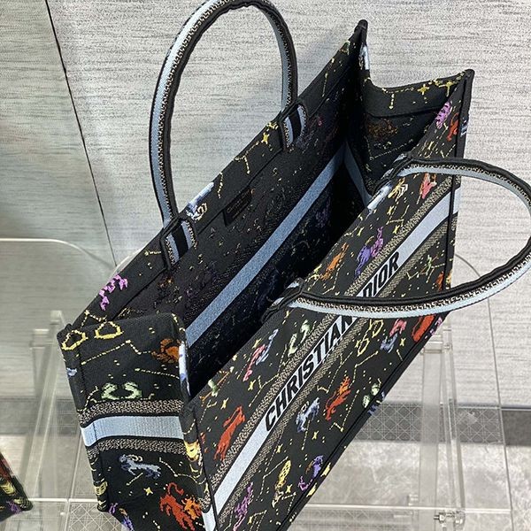 最安値挑戦ディオール BOOK TOTE コピー ジャルダン ディヴェール 花柄 刺繍 dee35400人気