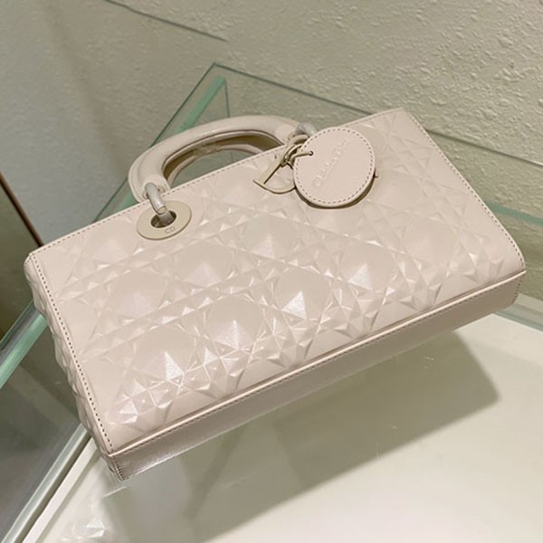 可愛い【ディオール】LADY D-JOY バッグ 偽物 カナージュ カーフスキン deh42749最高級