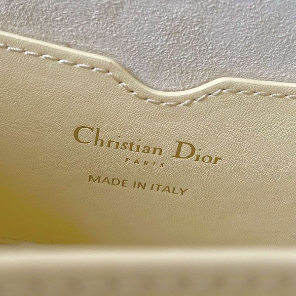 希少 クリスチャン ディオール ショルダーバッグ 偽物 deh46583代引きを販売
