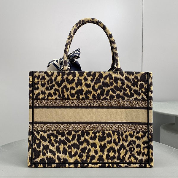 関税なしディオール Book Tote トートバッグコピー ヒョウ柄 バッグレオパード刺繍 M1286ZRHM ブックトート dei75907激安送料無料
