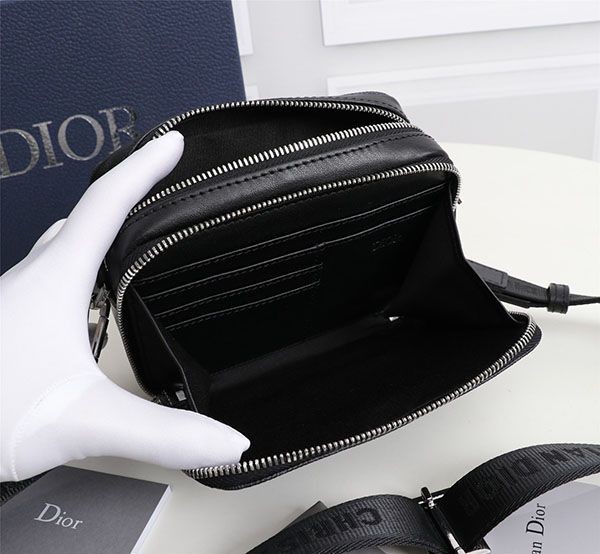 大人気!!新色 ディオール CD Diamond キャンバス メッセンジャーポーチ dei94780N級品