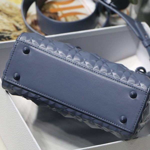 争奪戦レディディオール バッグ 偽物 カナージュ カーフスキン den59534品質保証