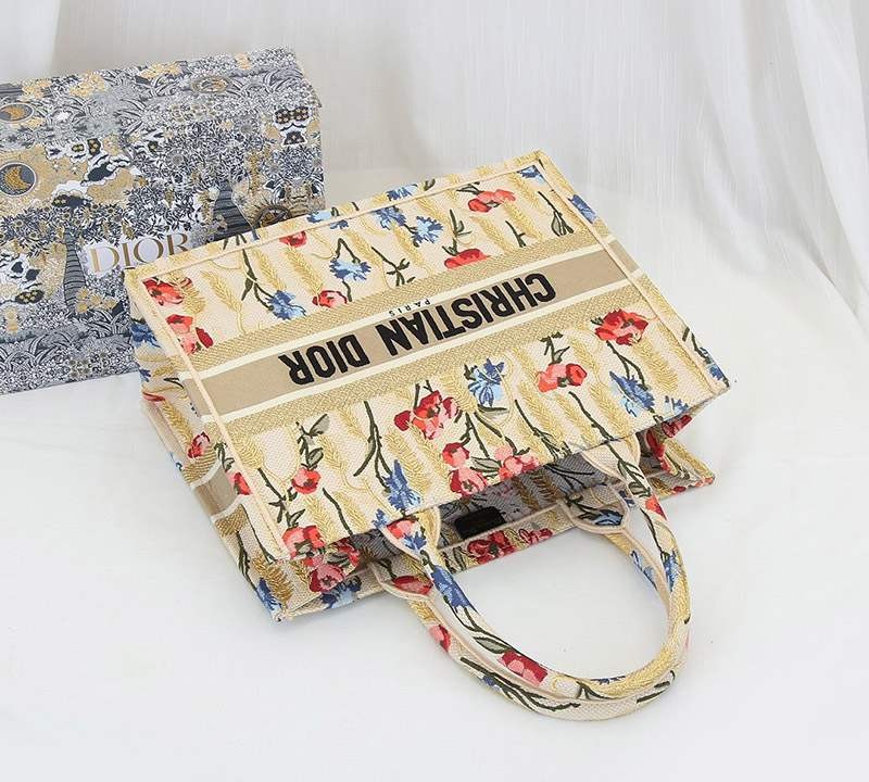 超希少！ディオール 偽物 ブックトート ハイビスカス刺繍 2サイズ den85817