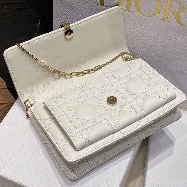 大人気! LADY ディオール チェーンポーチ 偽物 カナージュ ラムスキン der56576N級品