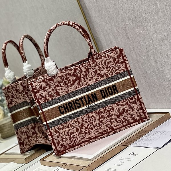 セール新作 ディオール ブックトート スーパーコピーD-Stripes刺繍 des51815品質保証