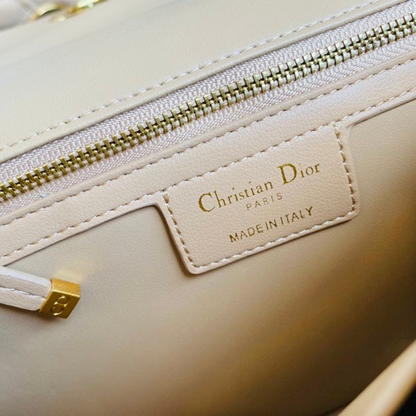 完売必至【ディオール CARO】ラージバッグ カナージュ カーフスキンコピー det06777最高級