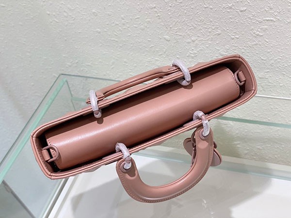 送料込【ディオール】LADY D-JOY バッグコピー カナージュ カーフスキン det26113N級品