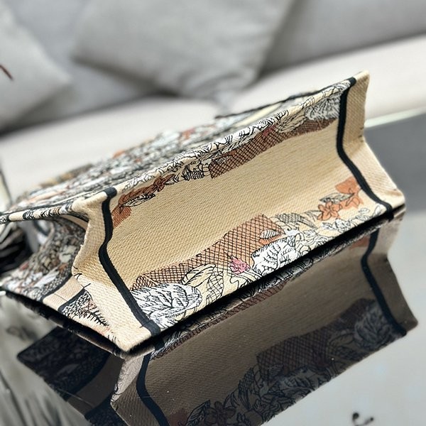 人気急上昇ディオール ブックトート 激安偽物 Dior Jardin Magique刺繍 det39033高い品質