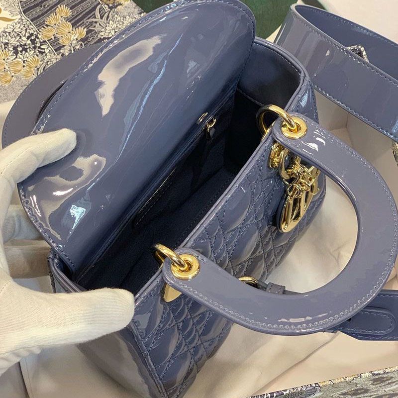 大人気！レディ ディオール スモールハンドバッグ偽物 カーフスキン ショルダー deu23114代引きを販売