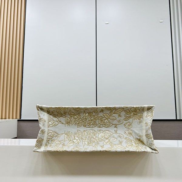 ディオール Large 刺繍入り トートバッグ コピー ブックトート deu27040最高級