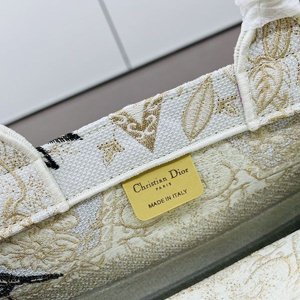 ディオール Large 刺繍入り トートバッグ コピー ブックトート deu27040N級品