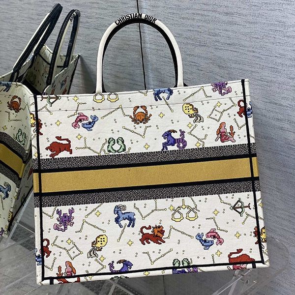 入手困難ディオール BOOK TOTE コピー ジャルダン ディヴェール 花柄 刺繍 S M L dew17736通販