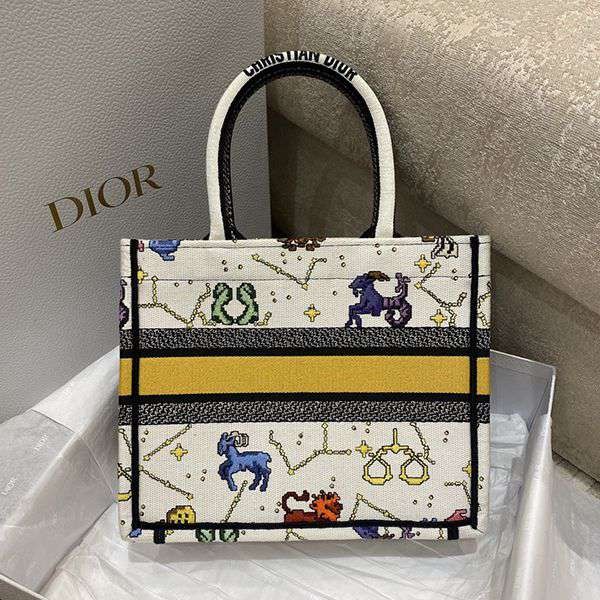 入手困難ディオール BOOK TOTE コピー ジャルダン ディヴェール 花柄 刺繍 S M L dew17736品質保証