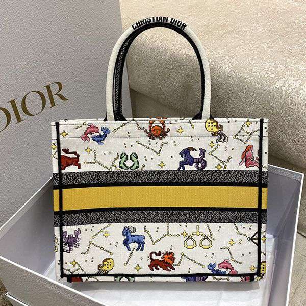 入手困難ディオール BOOK TOTE コピー ジャルダン ディヴェール 花柄 刺繍 S M L dew17736