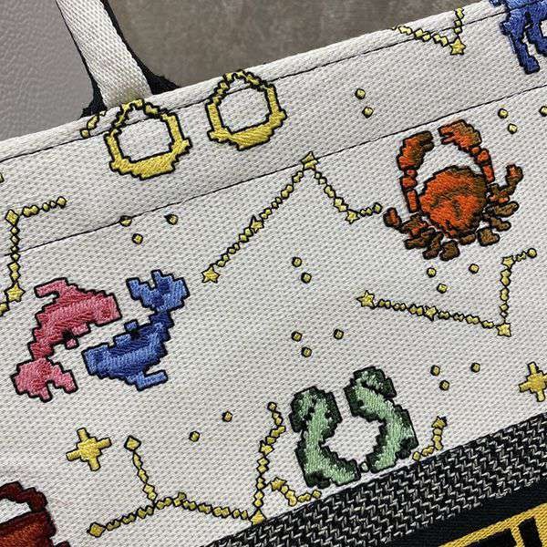 入手困難ディオール BOOK TOTE コピー ジャルダン ディヴェール 花柄 刺繍 S M L dew17736