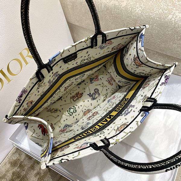 入手困難ディオール BOOK TOTE コピー ジャルダン ディヴェール 花柄 刺繍 S M L dew17736