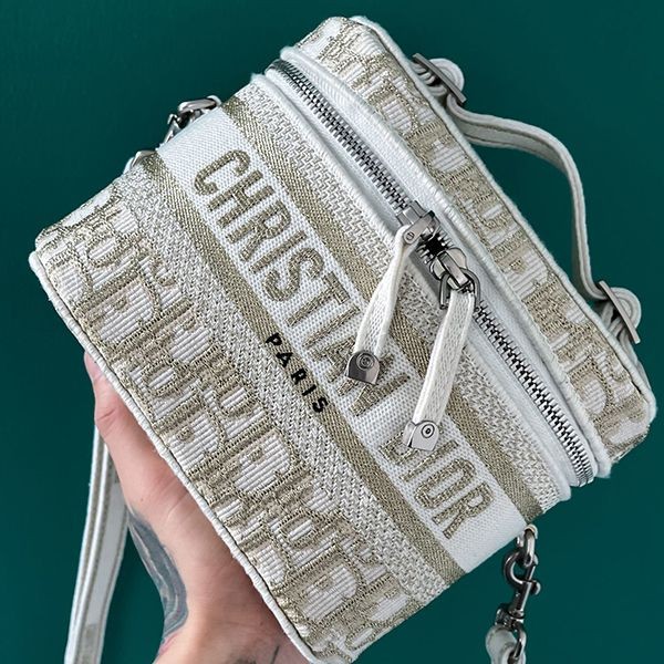 【日本未発売】ディオール TRAVEL バニティバッグ バニティケース 偽物 dey85807激安送料無料