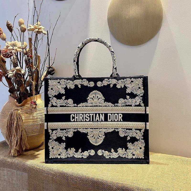 最安値挑戦ディオール ブックトート コピー ブルーの刺繍カーフスキン 2サイズ dey92412激安送料無料