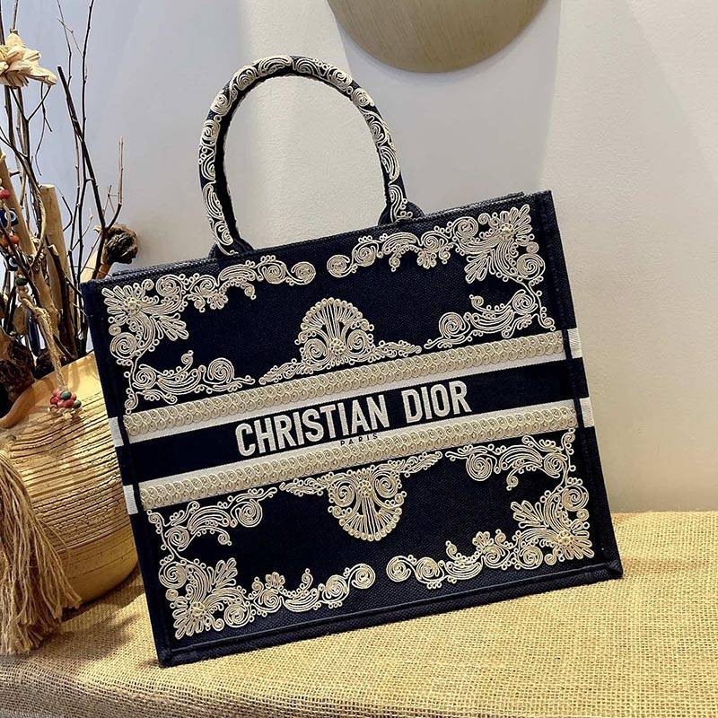 最安値挑戦ディオール ブックトート コピー ブルーの刺繍カーフスキン 2サイズ dey92412人気
