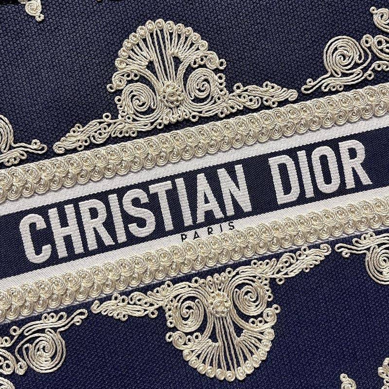最安値挑戦ディオール ブックトート コピー ブルーの刺繍カーフスキン 2サイズ dey92412代引きを販売