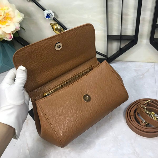 ドルチェ&ガッバーナ シシリー バッグ コピー シャイニーカーフスキン dgr03791N級品