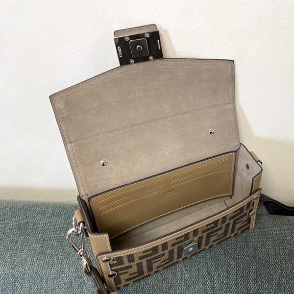 入手困難フェンディ バケット ブラウンFFファブリック バッグ 偽物 7VA565AFBVF1HRM高い品質