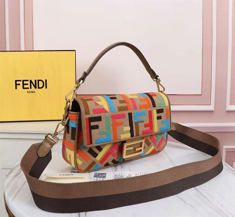 超話題!フェンディ バゲット 偽物 マルチカラーFFキャンバス バッグ 8BR600AHW7F18H2