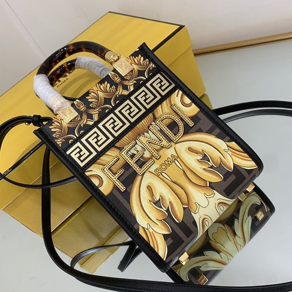 【フェンディ×ヴェルサーチェ ブランド偽物】Fendace◆Sunshine Mini ショッパーバッグ fez34488人気