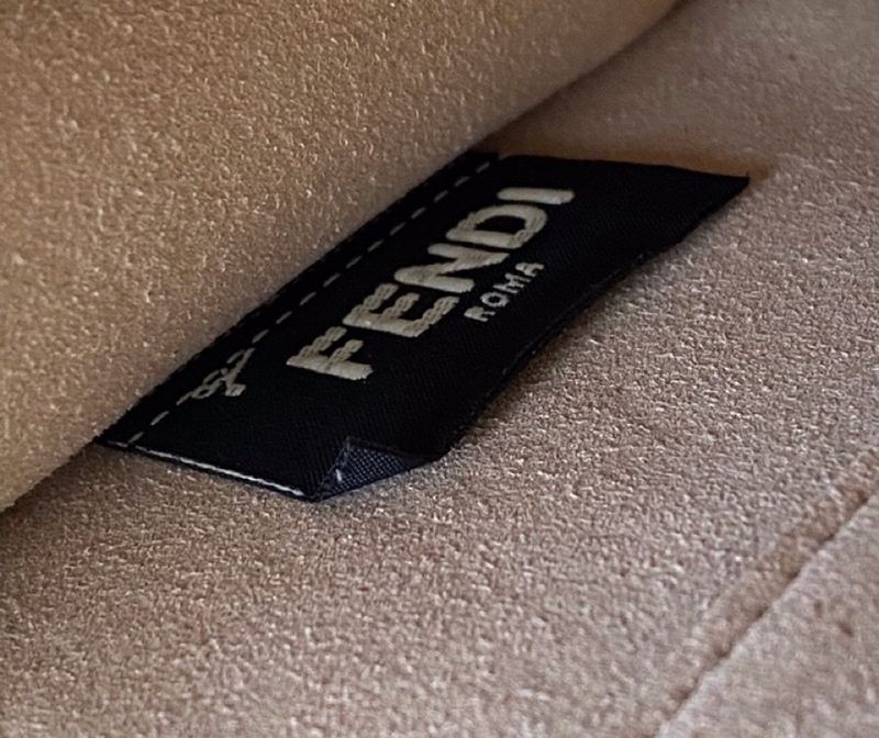 超話題!フェンディ KANI コピー ショルダーバッグ ミニバッグ fec14087N級品