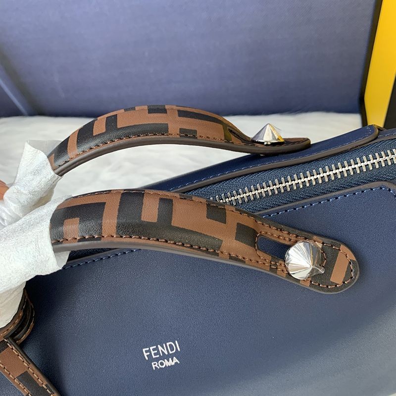 一目惚れ♪フェンディ バイ ザ ウェイ 偽物 ミディアム レザー ボストンバッグ fed01503N級品