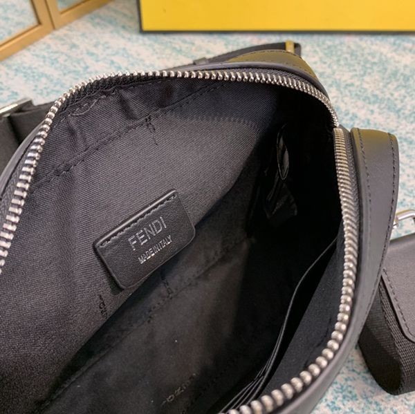 激安価格！フェンディ カメラショルダーバッグ スーパーコピー fed40251最高級