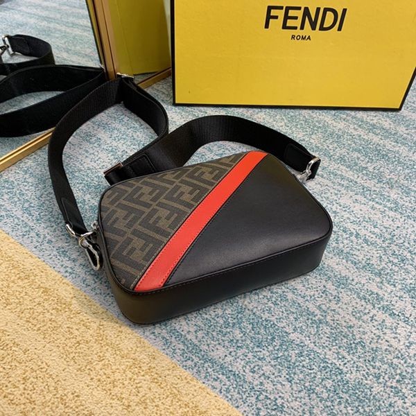 目を惹くカラー フェンディ カメラショルダーバッグ コピー fed80027代引きを販売