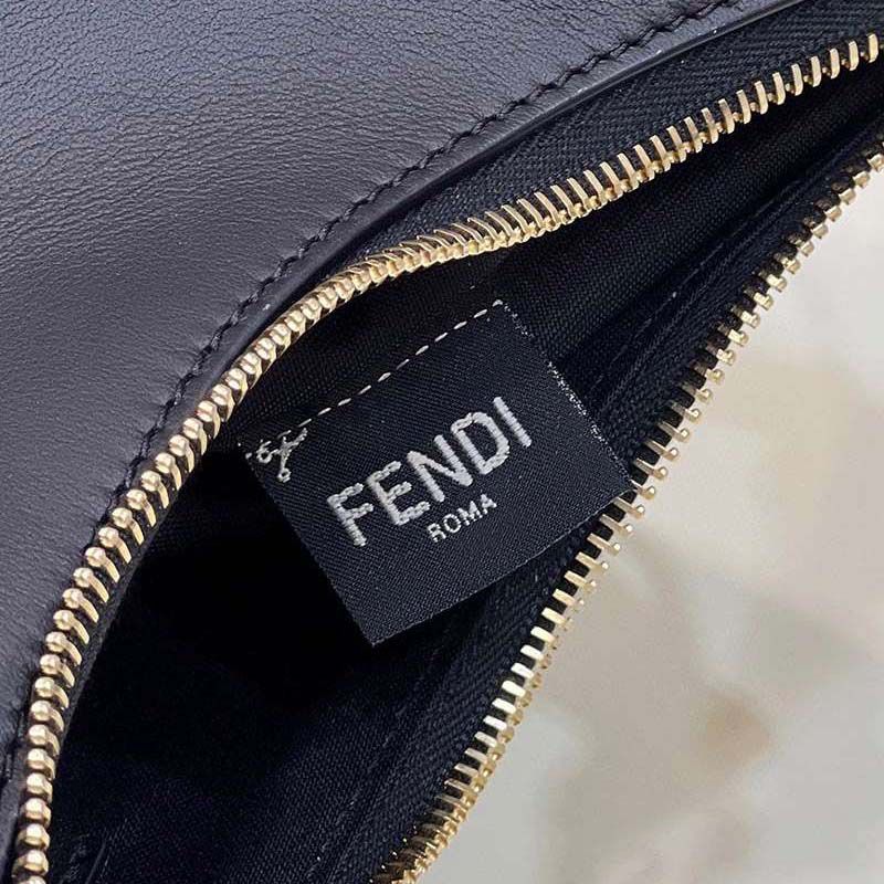 100%実物写真 人気 フェンディ グラフィー コピー レザーチャーム 偽物 fed92477N級品