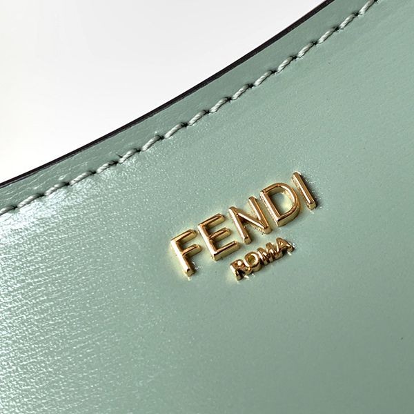 《大人気》フェンディ オーロック スウィング コピー レザー ポーチ fee46941N級品