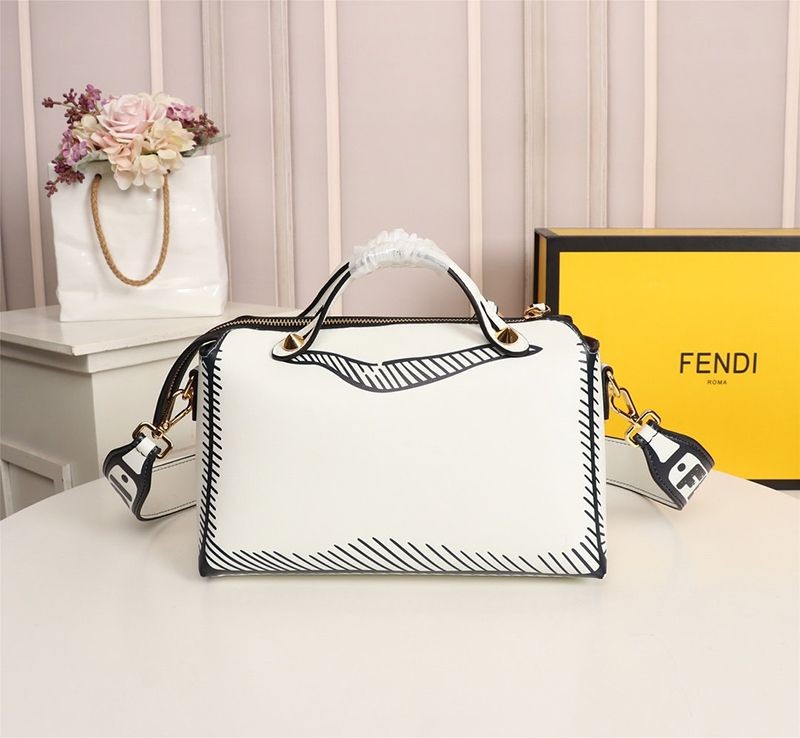 世界中で大人気♪フェンディ バイ ザ ウェイ 偽物 ミディアム レザー ボストンバッグ fee62098高い品質
