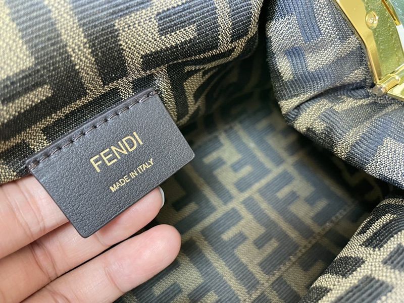 人気No1フェンディ ファースト コピー レザー バッグ fee83638最高級