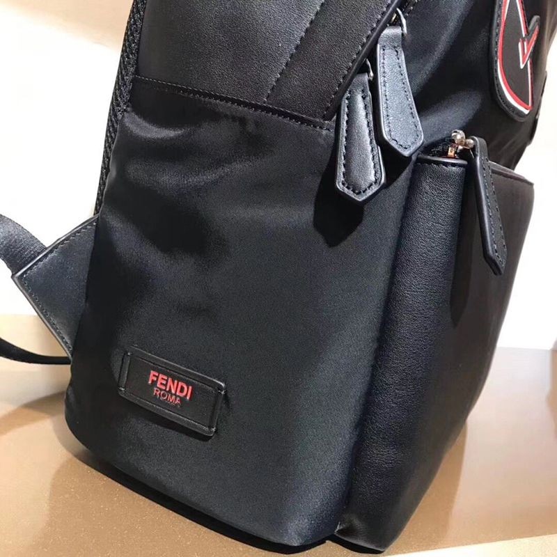 世界中で大人気♪フェンディ バックパック コピー ブラックナイロン★バッグ バグズアイ fee98237最高級