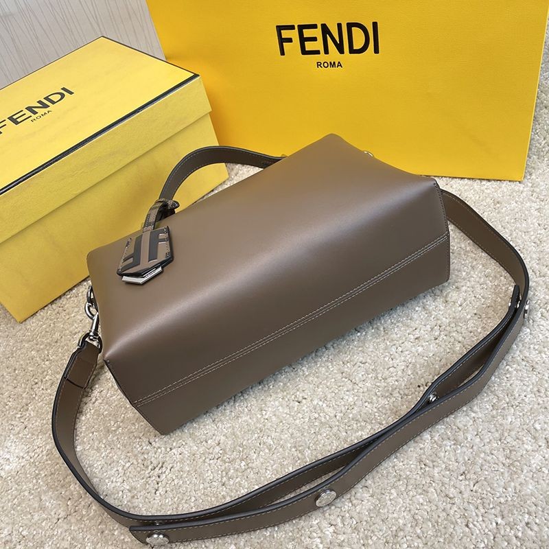 可愛いフェンディ バイ ザ ウェイ コピー ミディアム レザー ボストンバッグ fef32918N級品