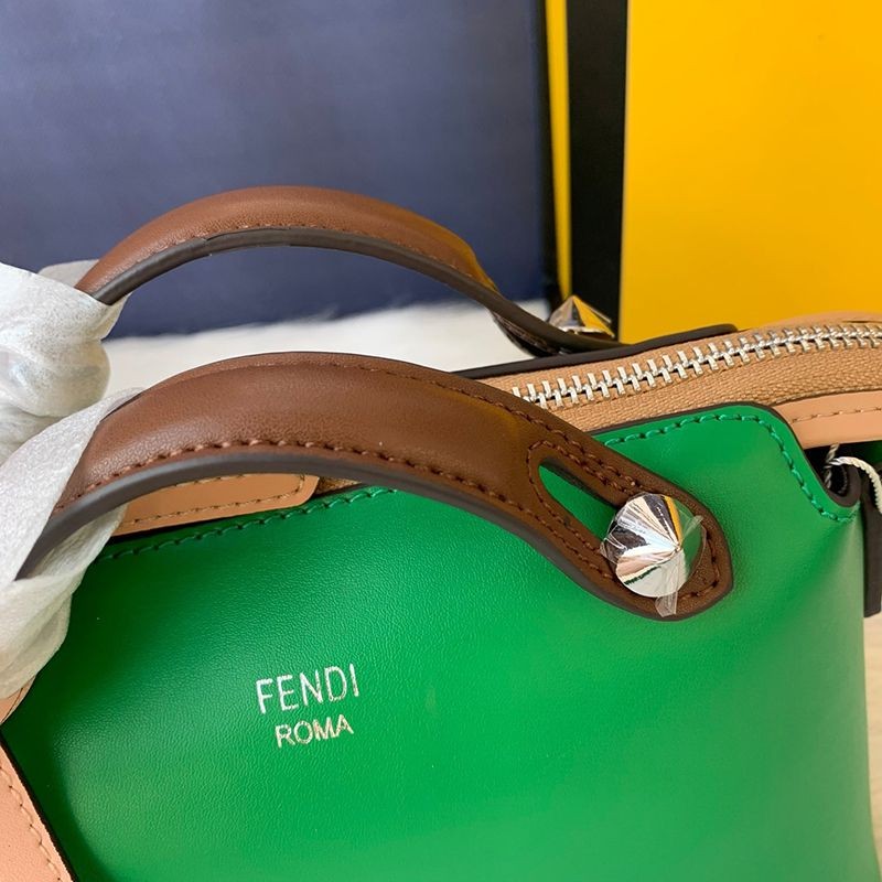 《大人気》フェンディ バイ ザ ウェイ コピー スモール レザー ボストンバッグ fef63782N級品