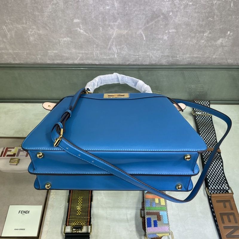 超希少！フェンディ 偽物 ピーカブー アイシーユー ミディアム フルグレインレザー バッグ feg41059通販