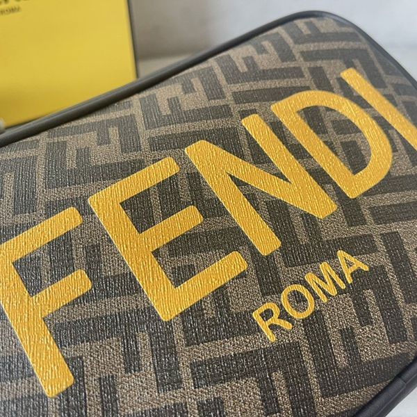 注目★フェンディ ROMA FFファブリック コピーカメラケース feg47963最高級