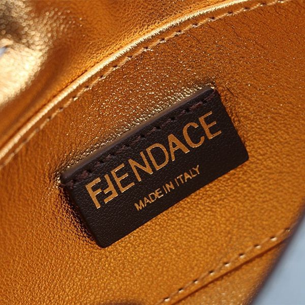 入手困難 【FENDACE】ナノ バゲット マイクロ バッグ コピー feg56078代引きを販売
