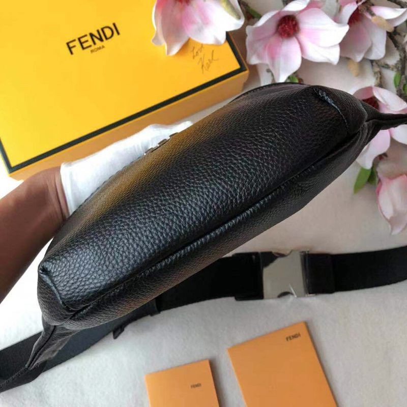 ★日本!!人気！フェンディ カーフレザー ベルトバッグ コピー feg92007最高級